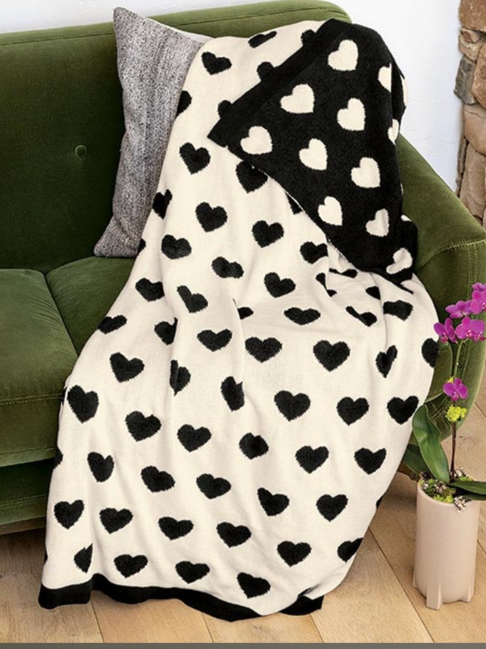 Bella Lux Full/Queen White and Black Hearts Decorative Blanket Reversible